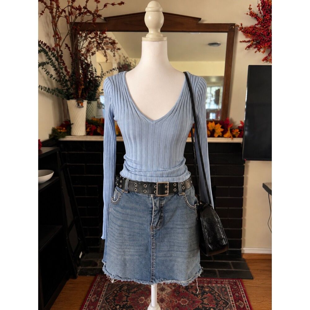 Fashion Nova Baby Blue Ribbed V Neck Top NWT S